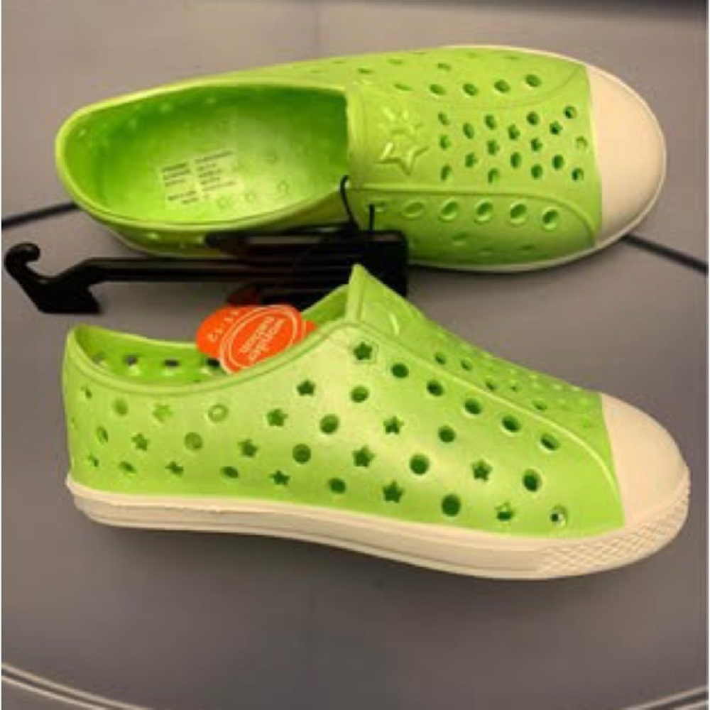 Wonder Nation Toddler Slip-On Shoes – Size 11/12 – Bright Green